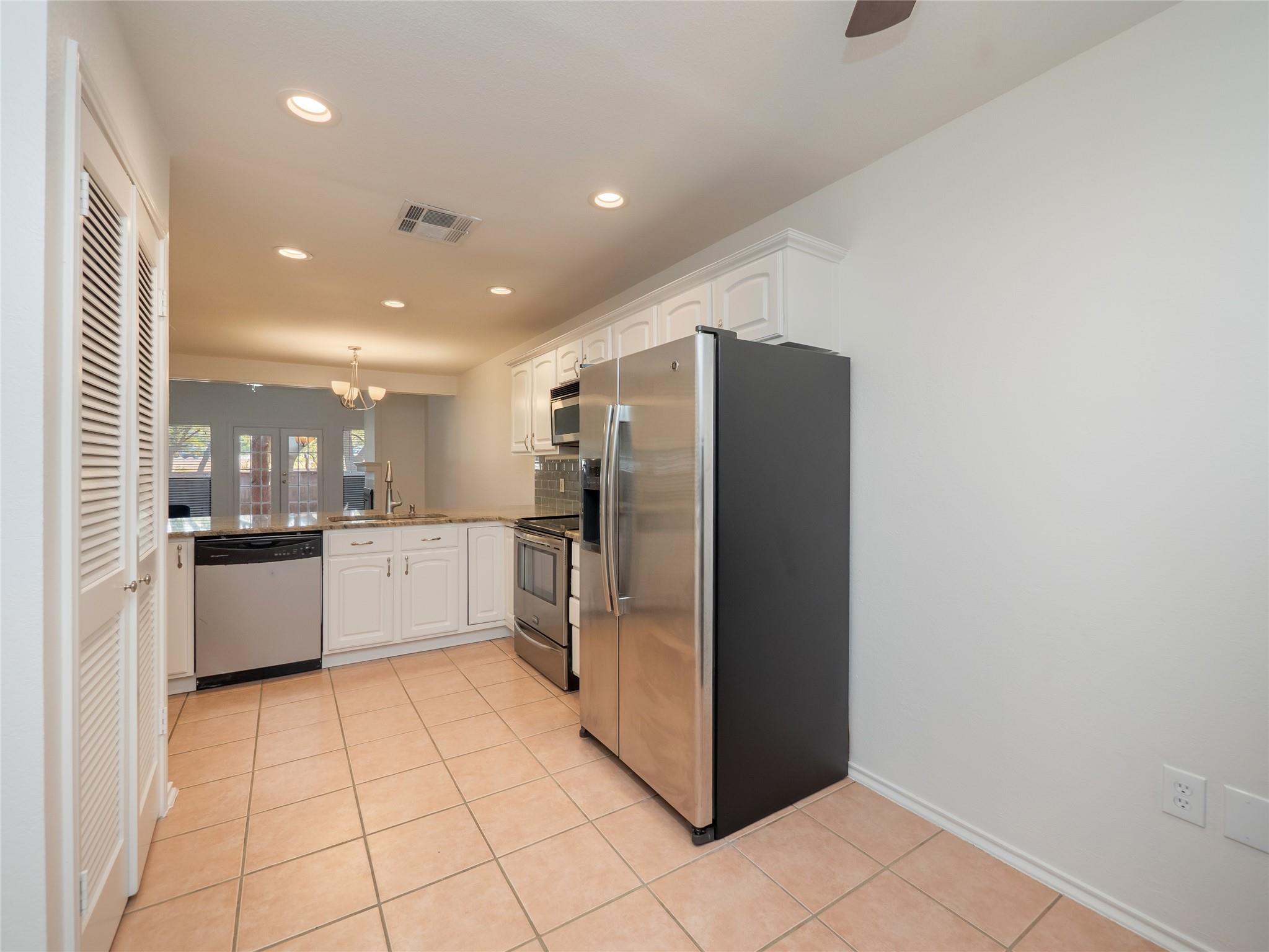 7211 Lakewood Dr # E118, Austin, TX 78750