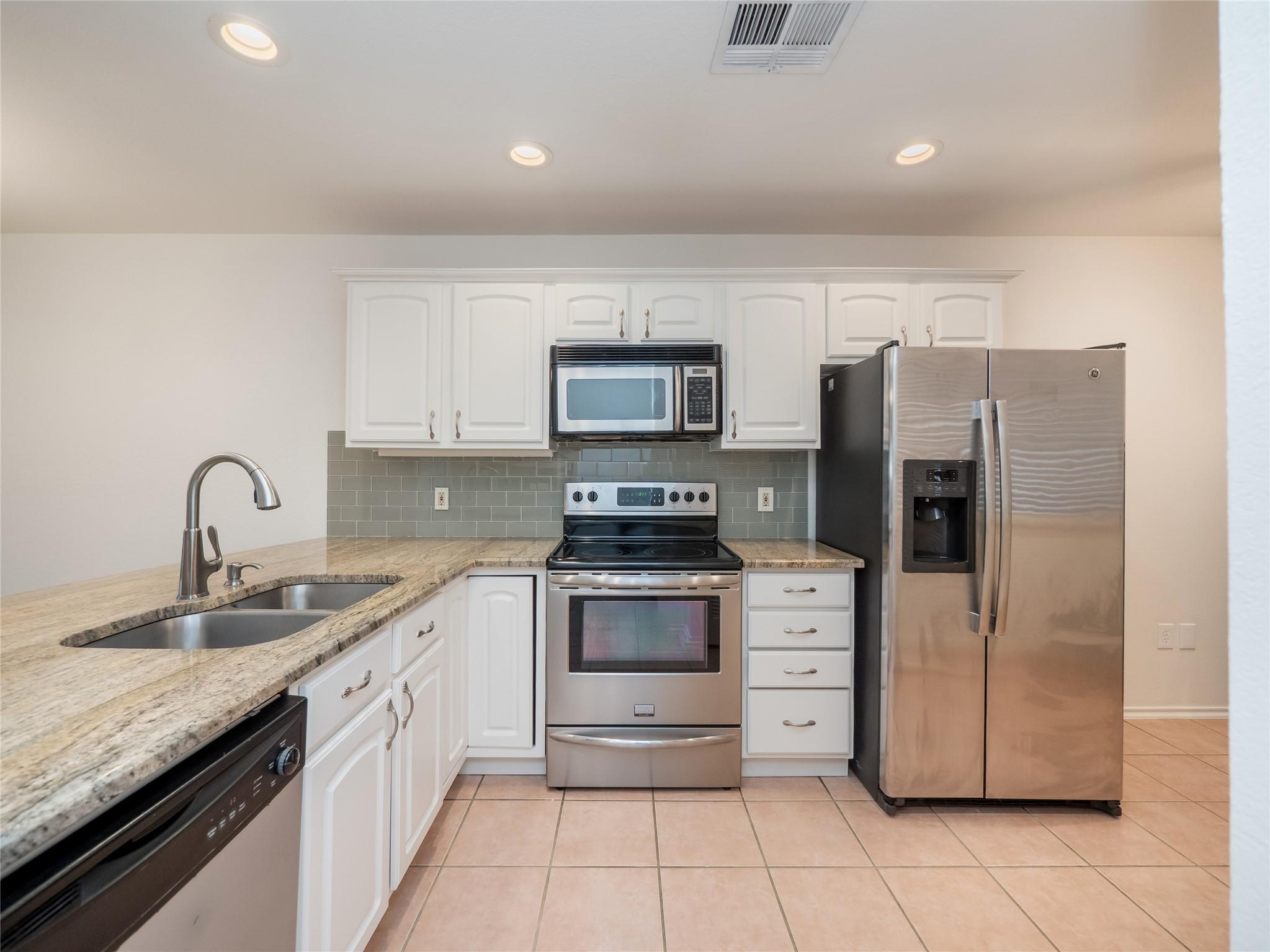 7211 Lakewood Dr # E118, Austin, TX 78750