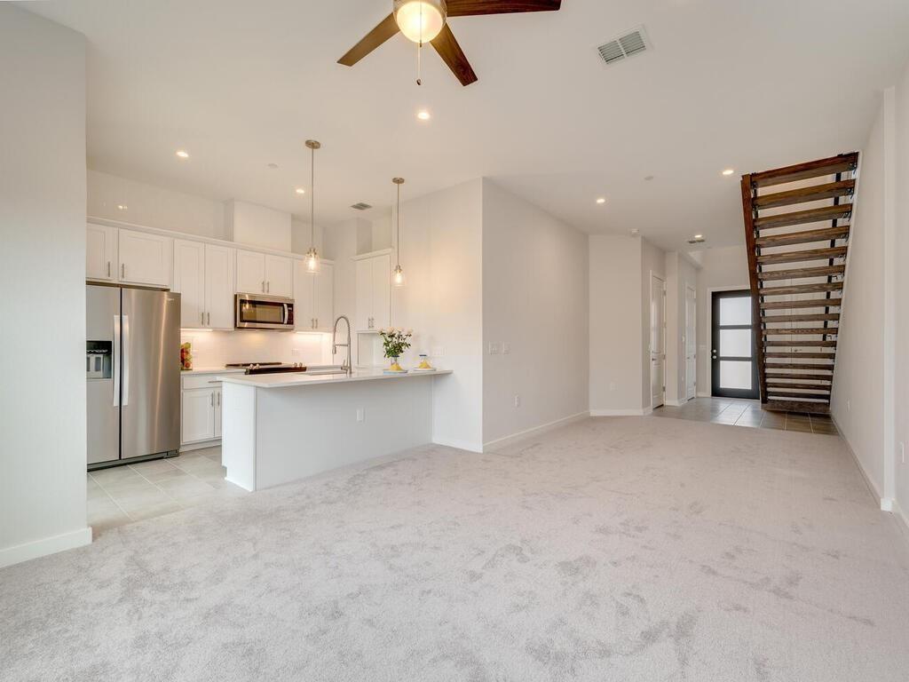 12001 Vista Parke Dr # 703, Austin, TX 78726