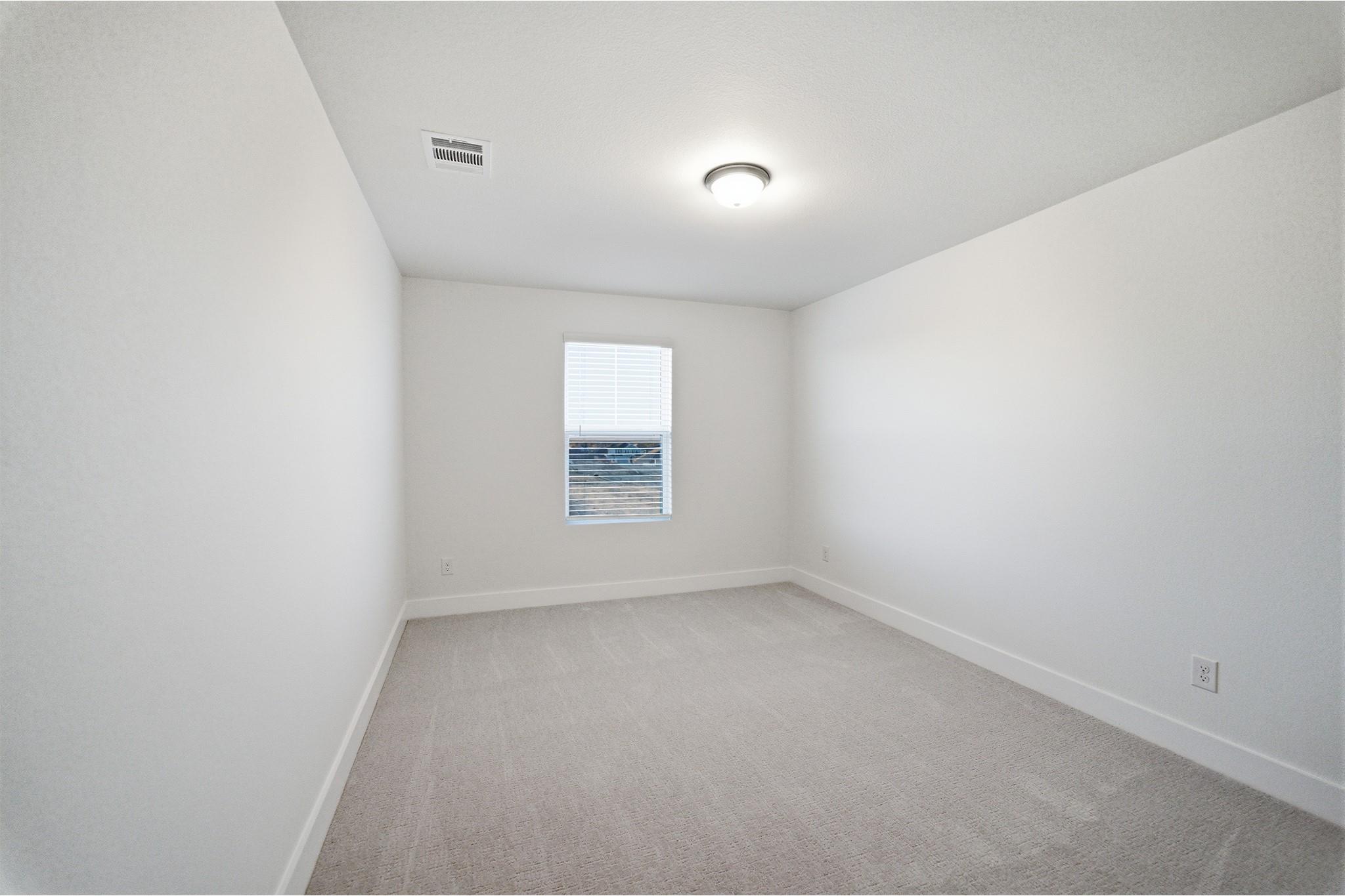 121 Cougar Hill Dr, Jarrell, TX 76537