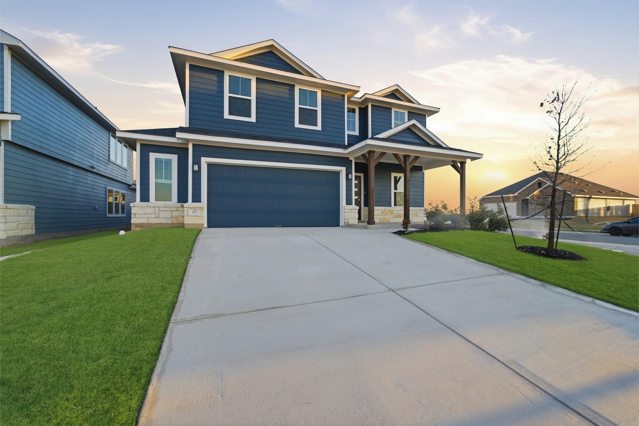 121 Cougar Hill Dr, Jarrell, TX 76537