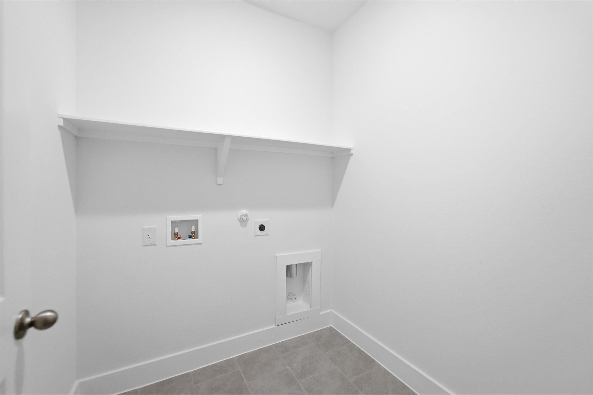 121 Cougar Hill Dr, Jarrell, TX 76537