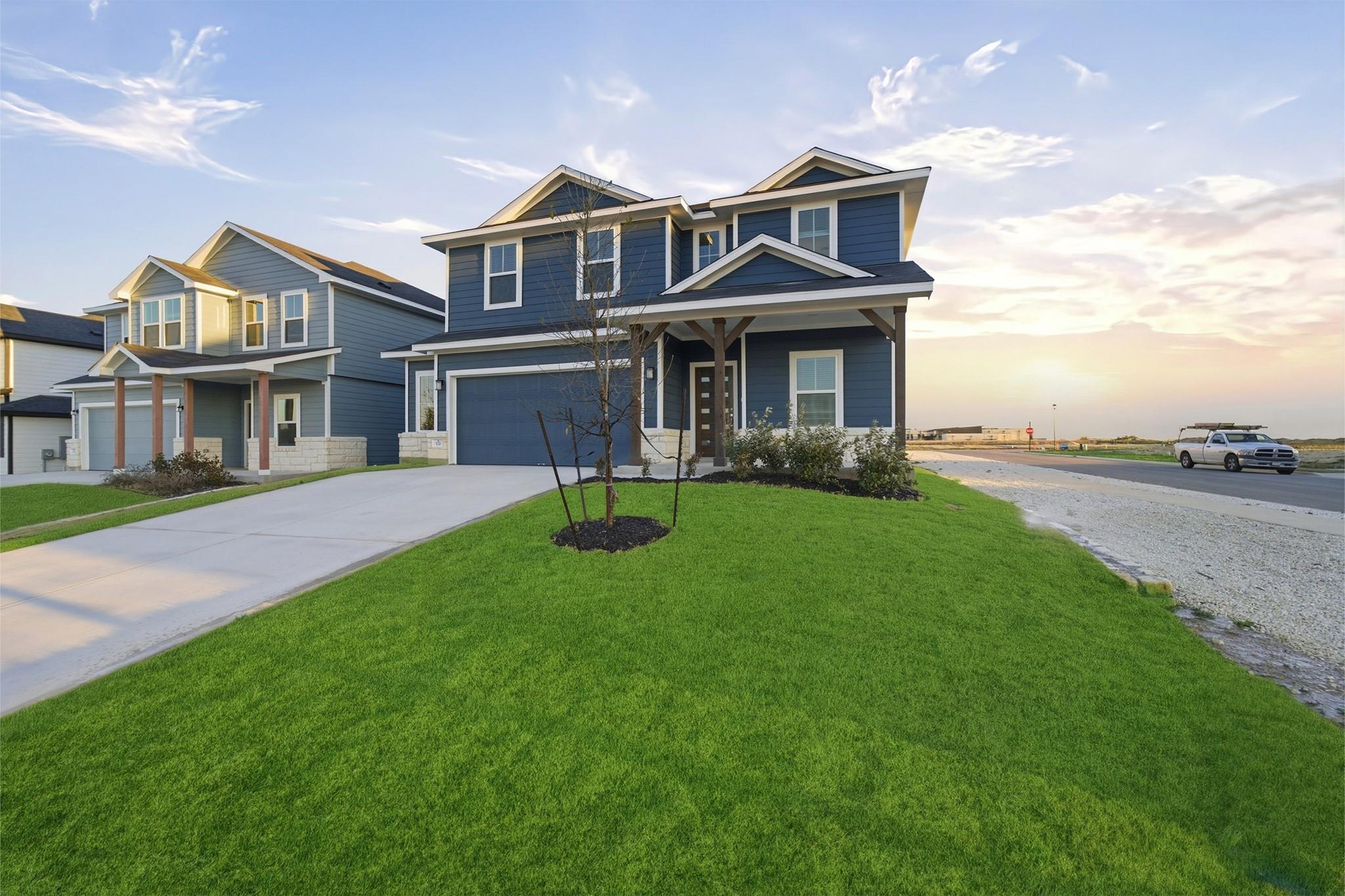 121 Cougar Hill Dr, Jarrell, TX 76537