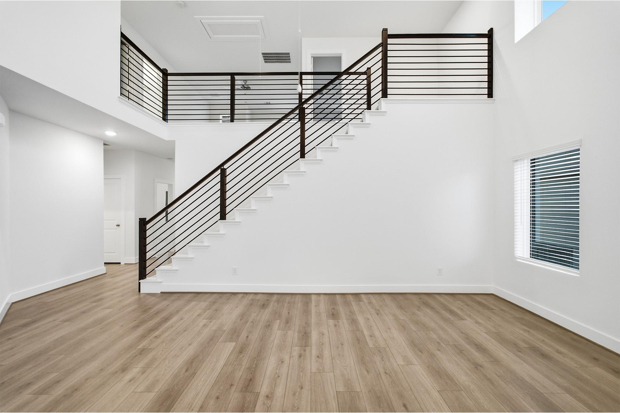 121 Cougar Hill Dr, Jarrell, TX 76537