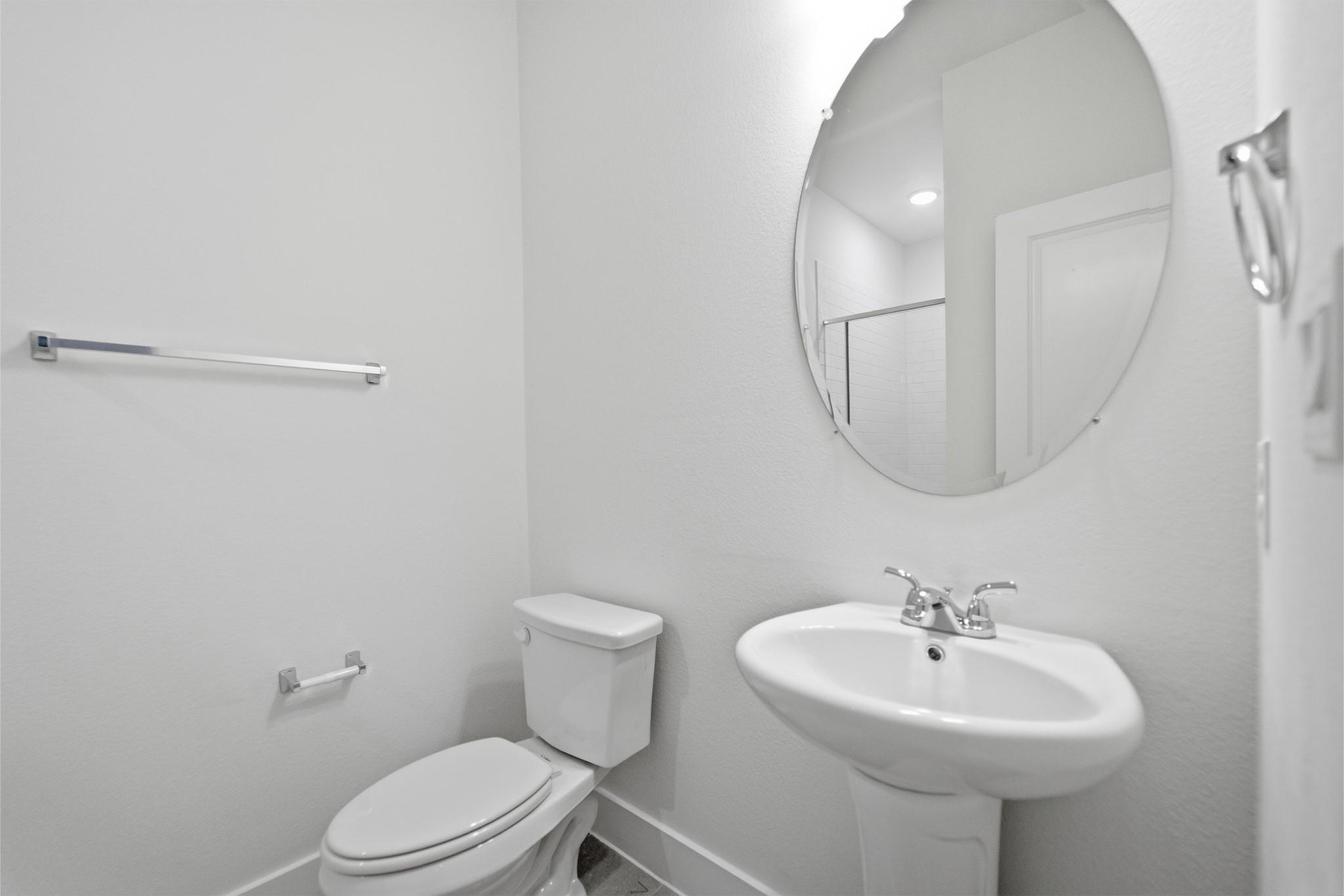 121 Cougar Hill Dr, Jarrell, TX 76537