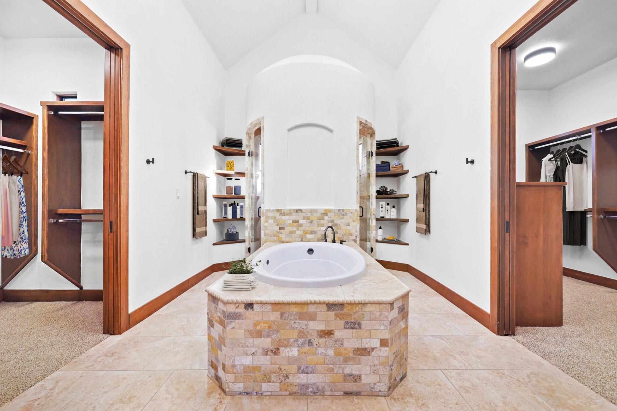 1400 Watercliffe Dr, Lago Vista, TX 78645