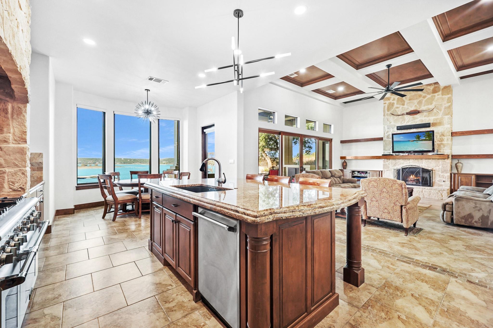 1400 Watercliffe Dr, Lago Vista, TX 78645