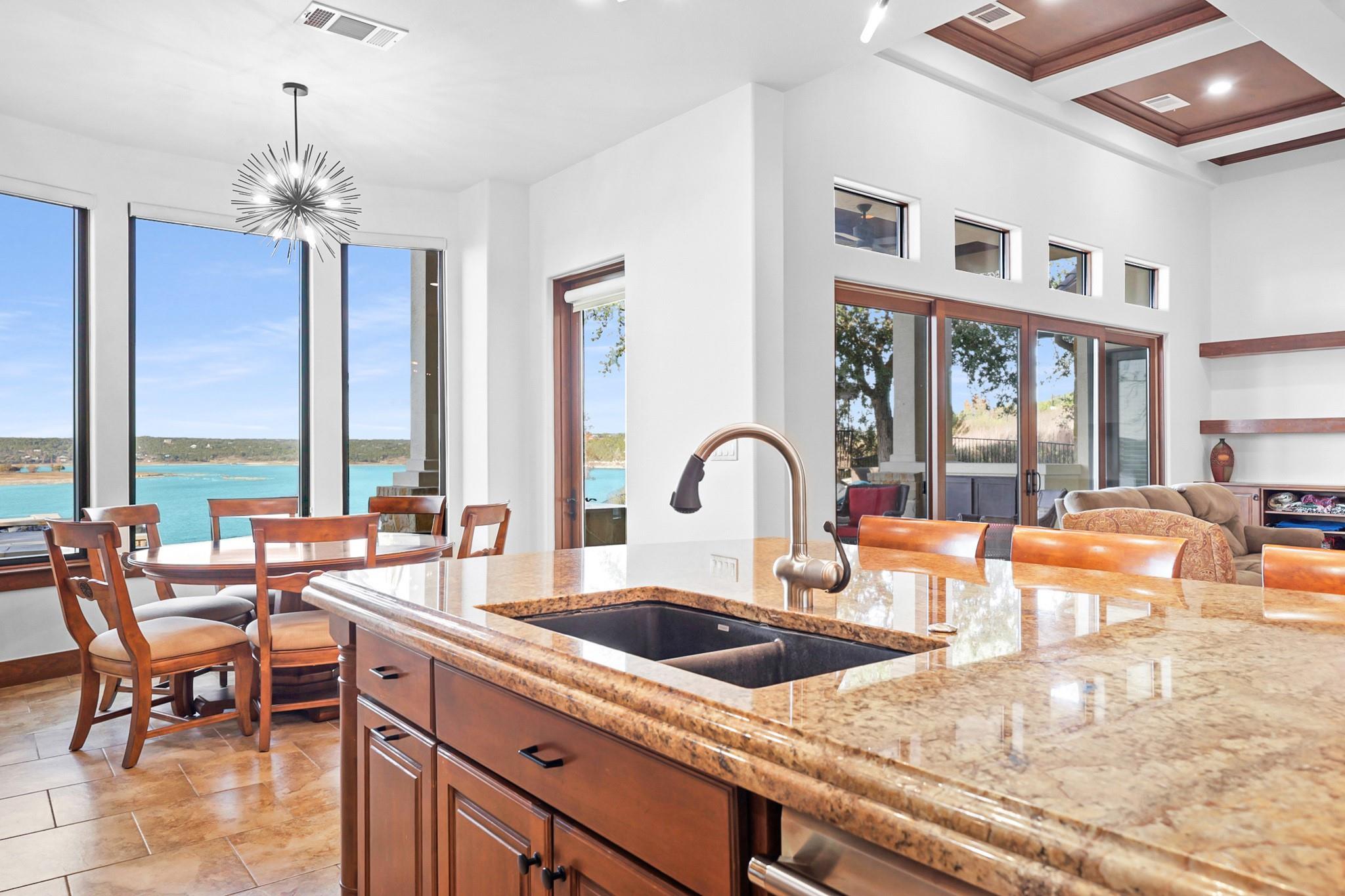 1400 Watercliffe Dr, Lago Vista, TX 78645