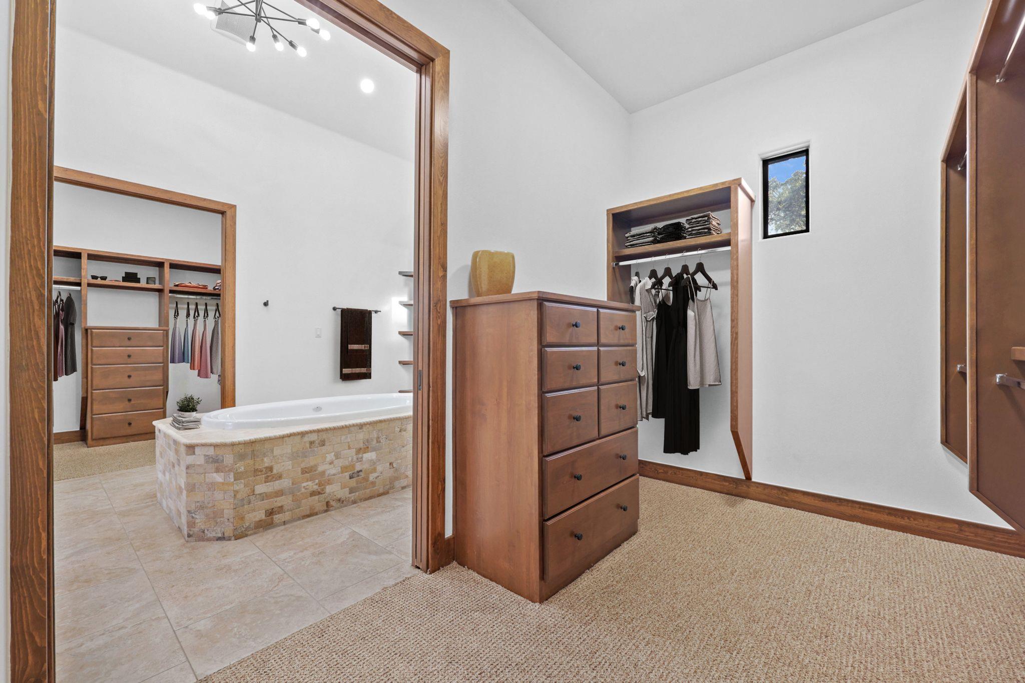 1400 Watercliffe Dr, Lago Vista, TX 78645