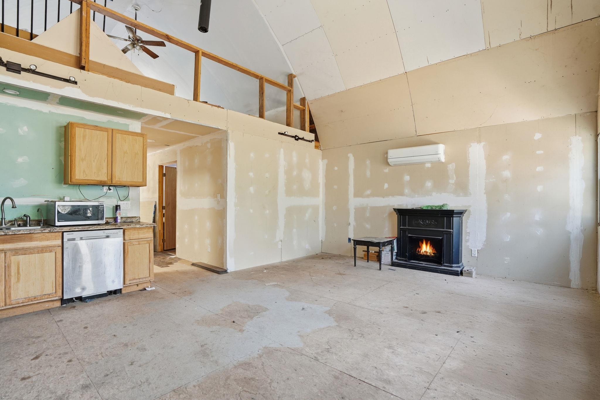 201 Deer Springs Loop, Burnet, TX 78611