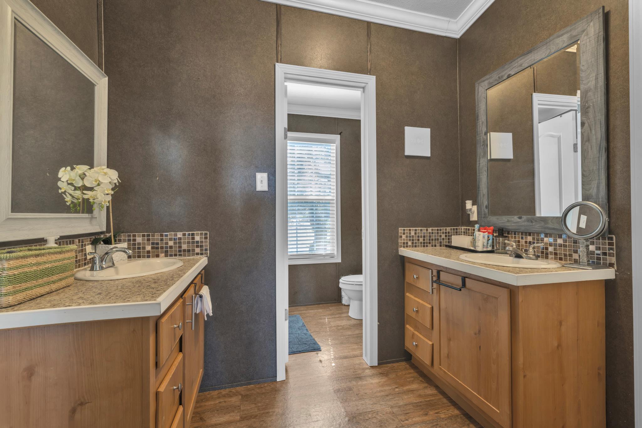 401 High Ridge Meadows Dr, Gonzales, TX 78629