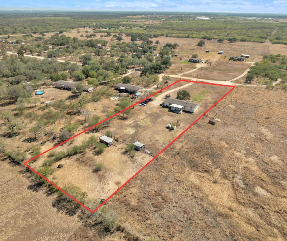 401 High Ridge Meadows Dr, Gonzales, TX 78629