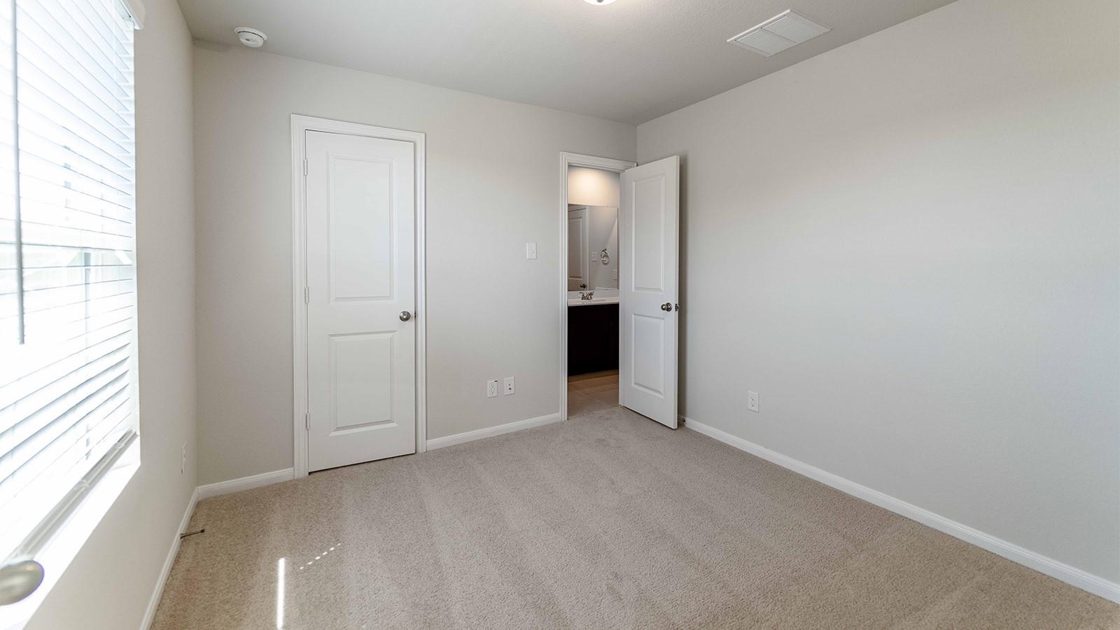 303 Ravens Crest Dr, Hutto, TX 78634