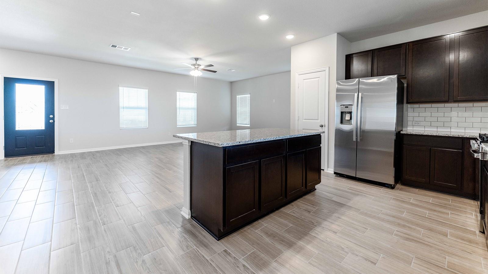 303 Ravens Crest Dr, Hutto, TX 78634