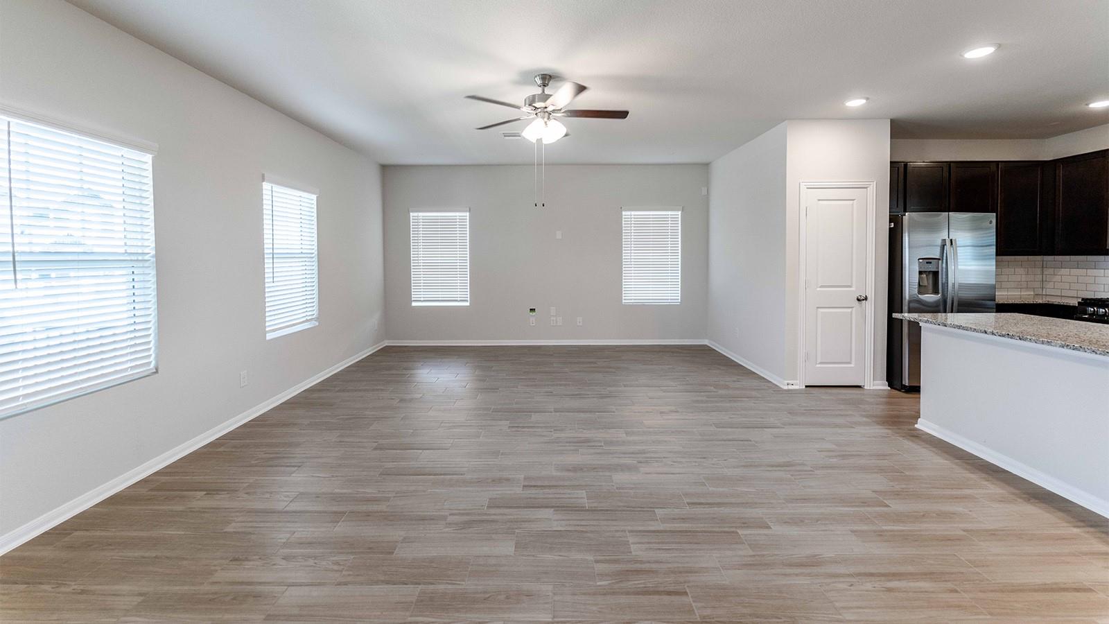 303 Ravens Crest Dr, Hutto, TX 78634