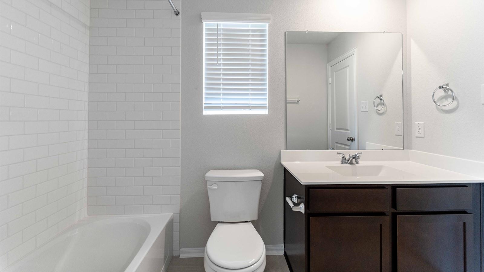 303 Ravens Crest Dr, Hutto, TX 78634