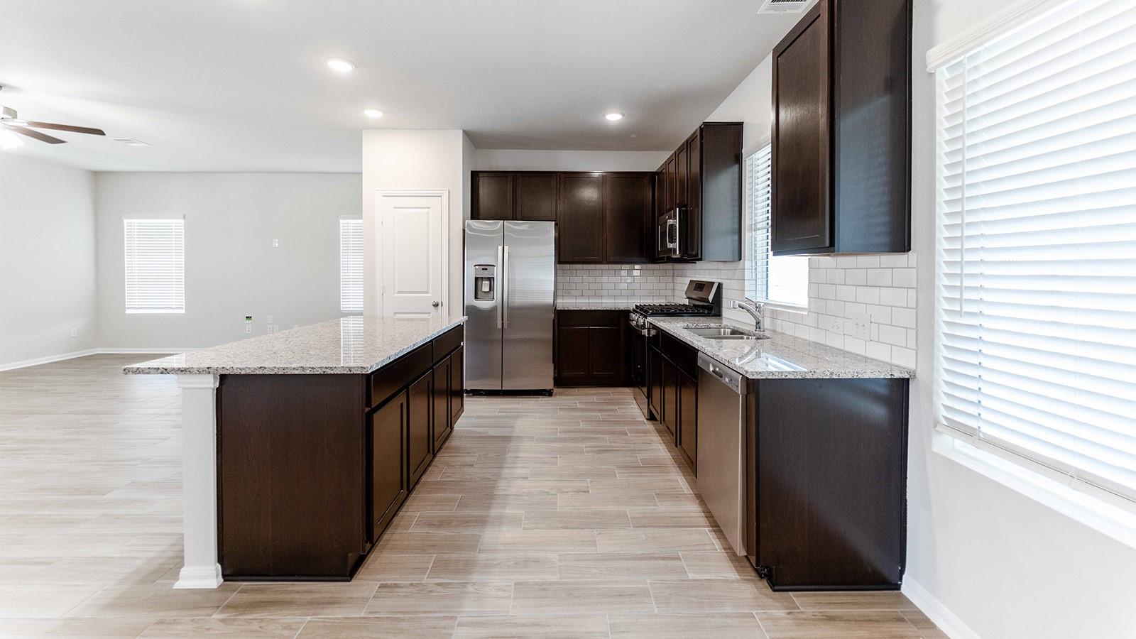 303 Ravens Crest Dr, Hutto, TX 78634