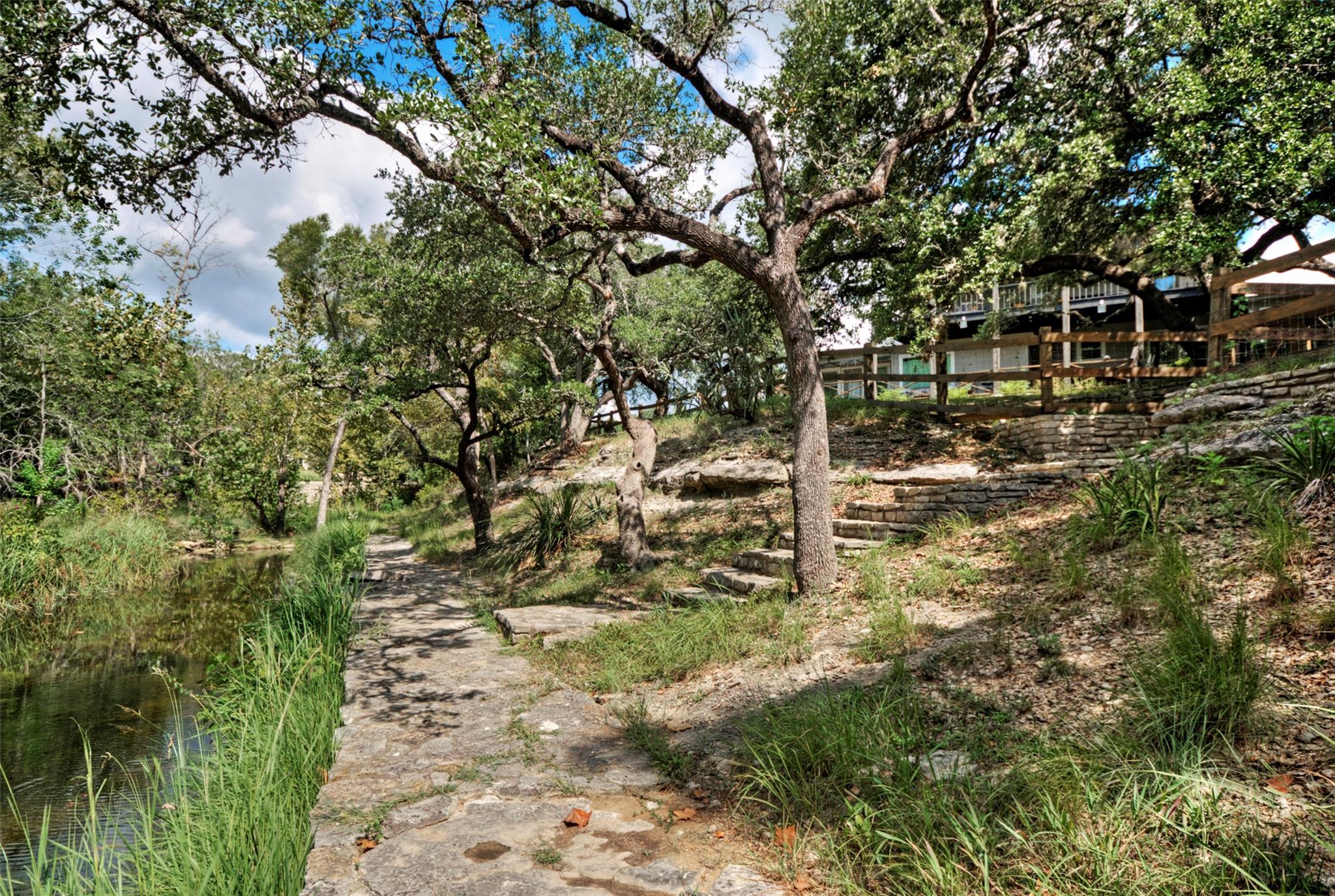 101 Arrowlake Rd, Wimberley, TX 78676