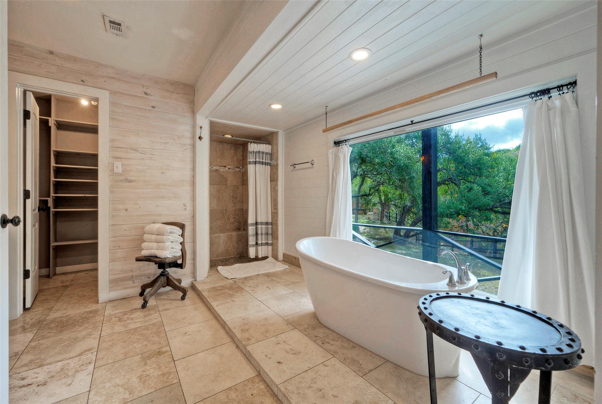 101 Arrowlake Rd, Wimberley, TX 78676