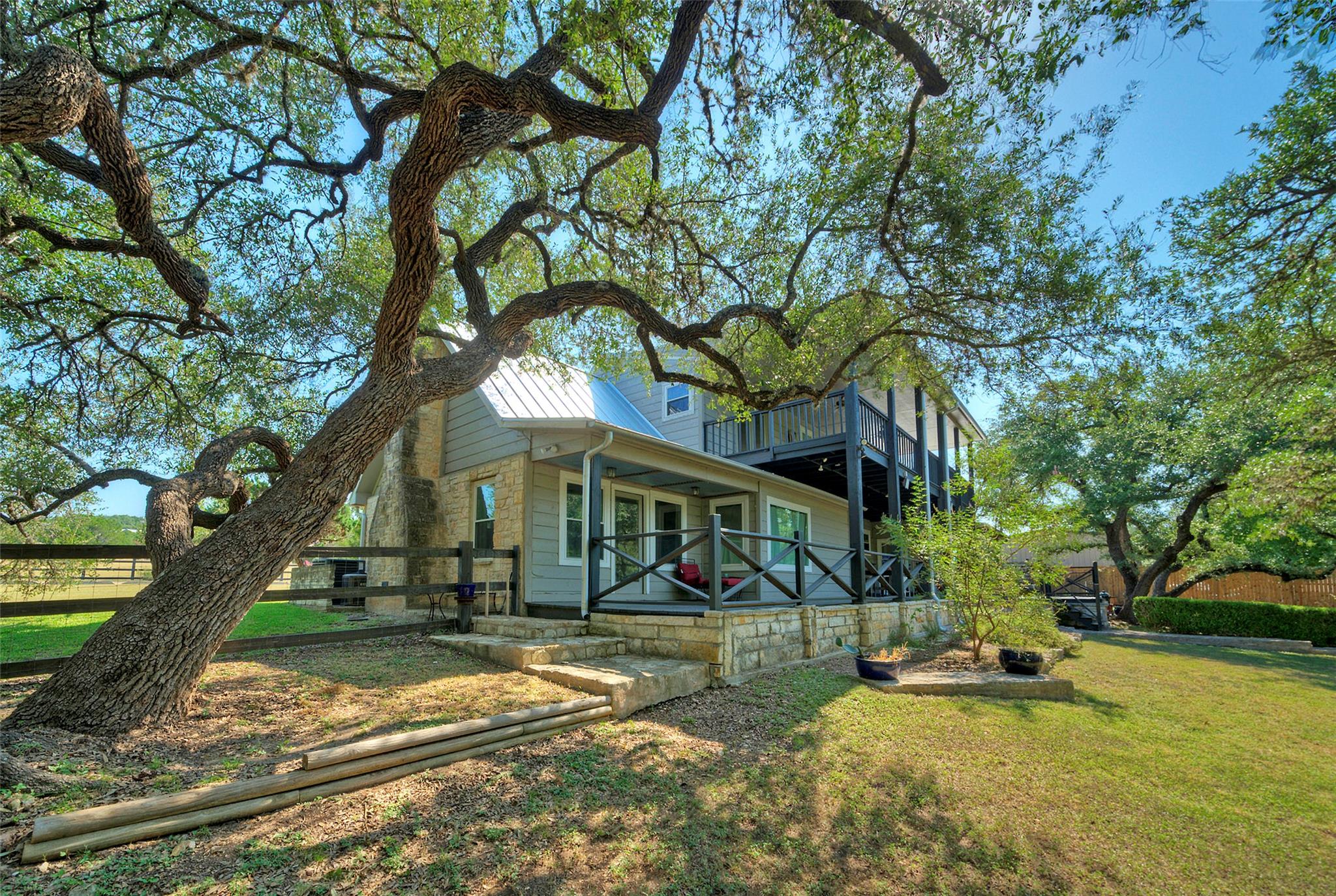 101 Arrowlake Rd, Wimberley, TX 78676