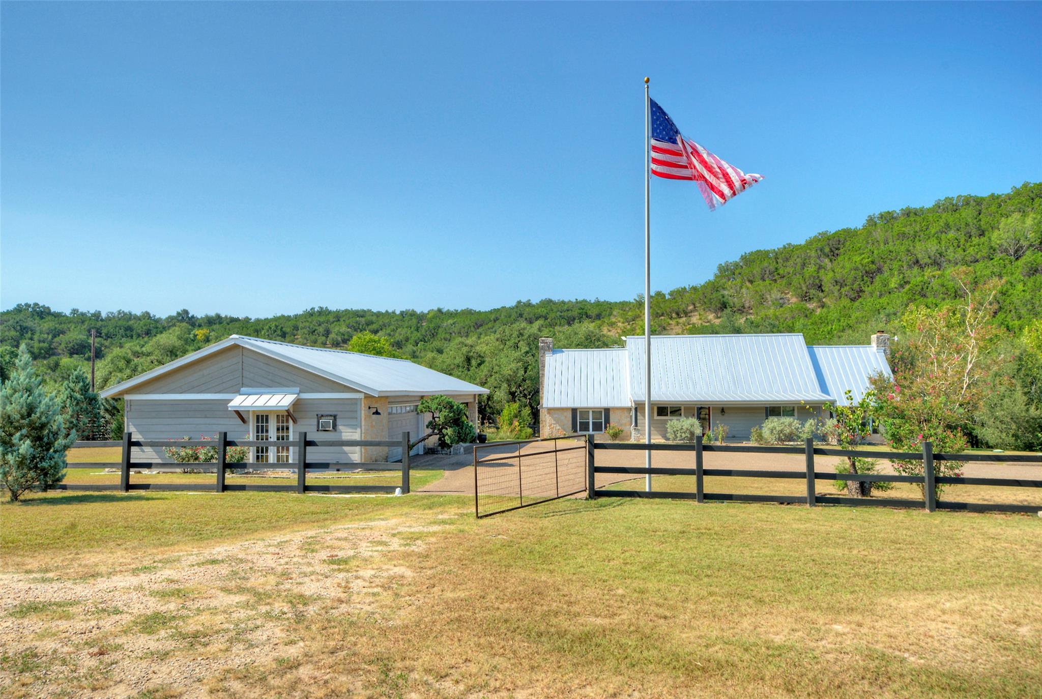 101 Arrowlake Rd, Wimberley, TX 78676