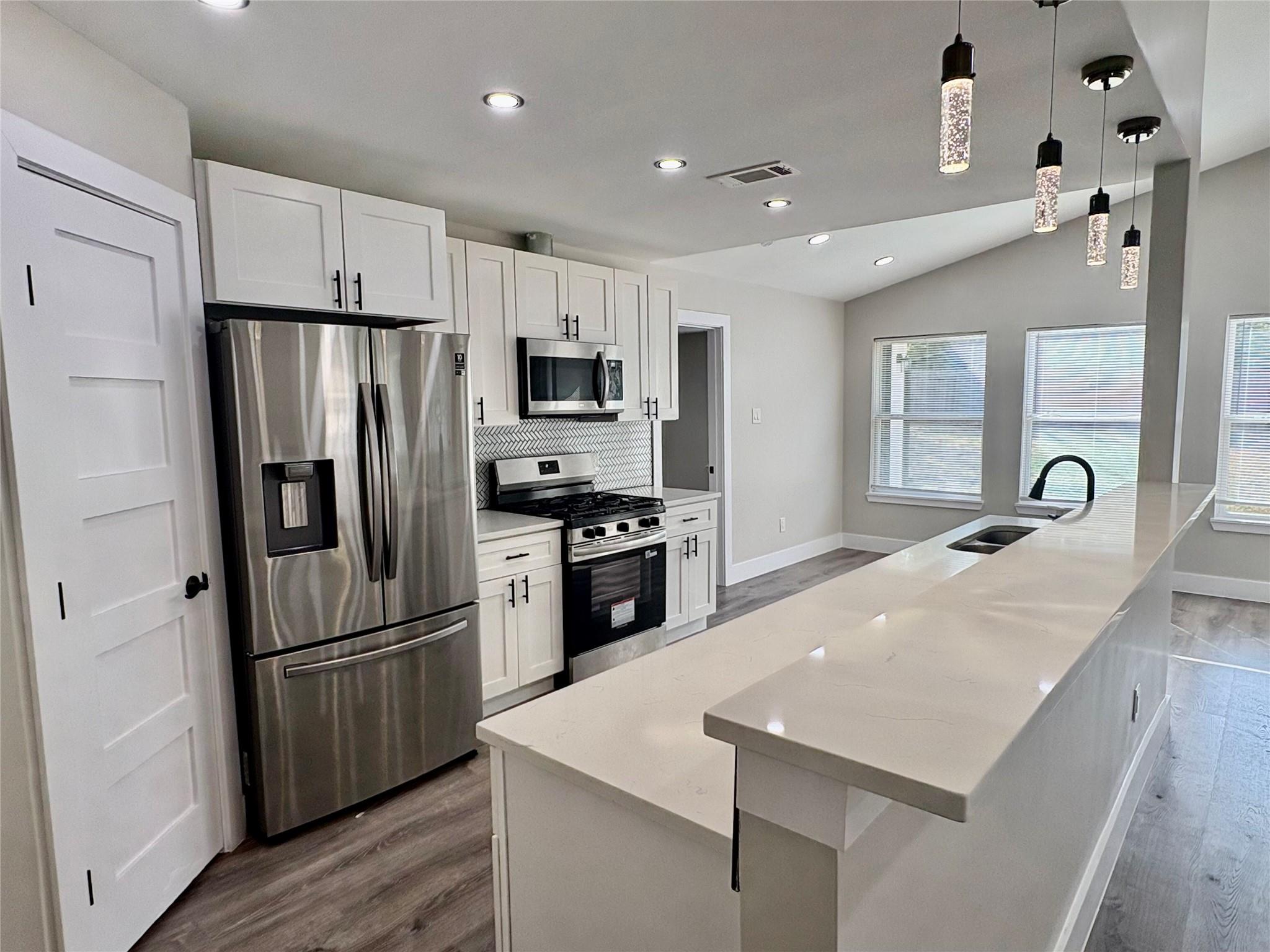 1103 Stratford Cv, Round Rock, TX 78664