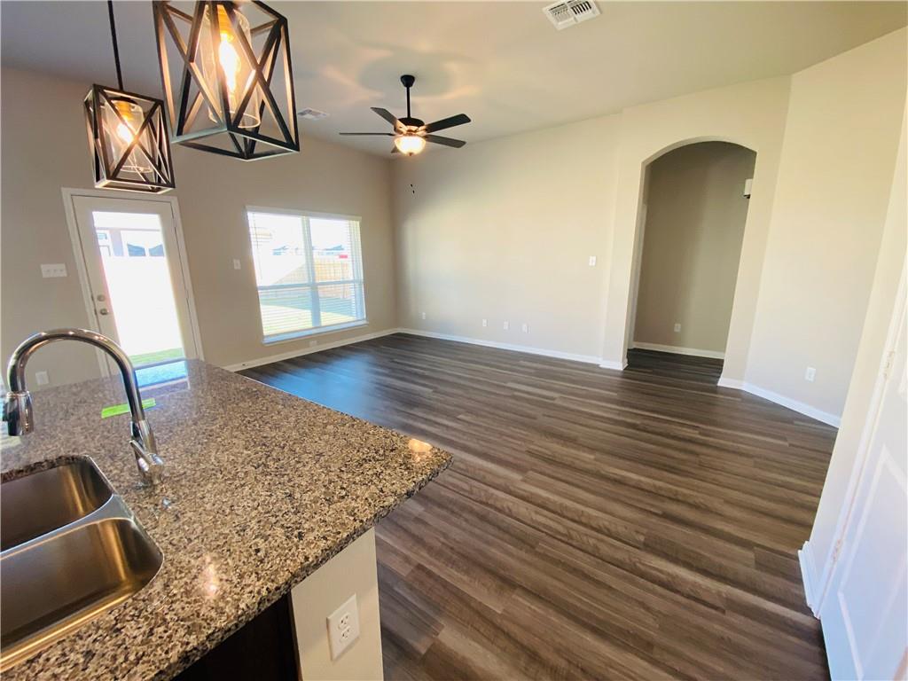 721 Hollyhock Dr, Temple, TX 76502