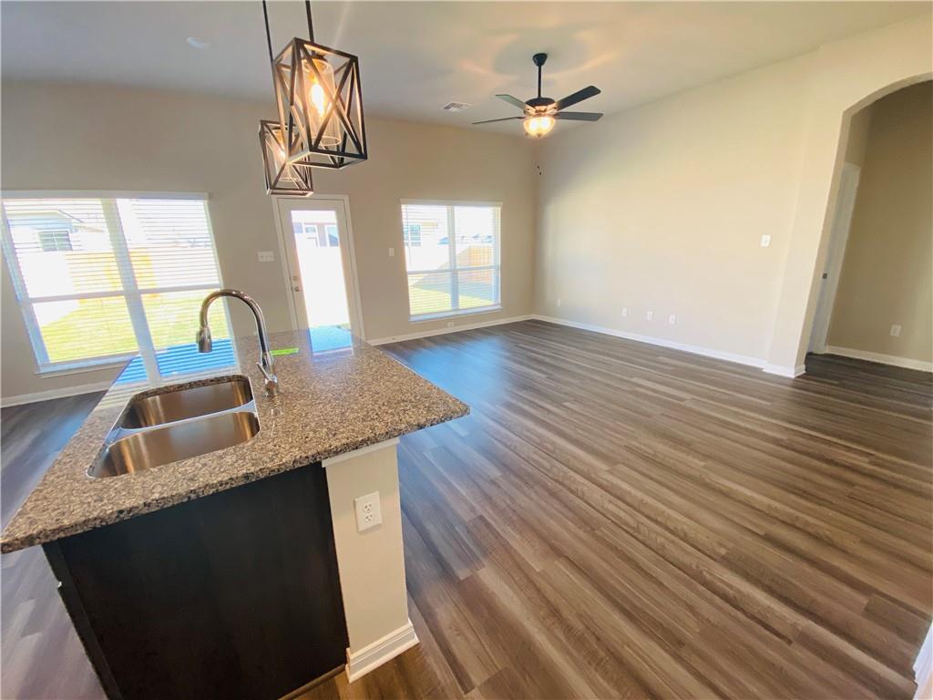 721 Hollyhock Dr, Temple, TX 76502