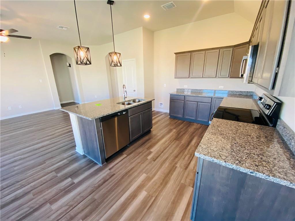 721 Hollyhock Dr, Temple, TX 76502