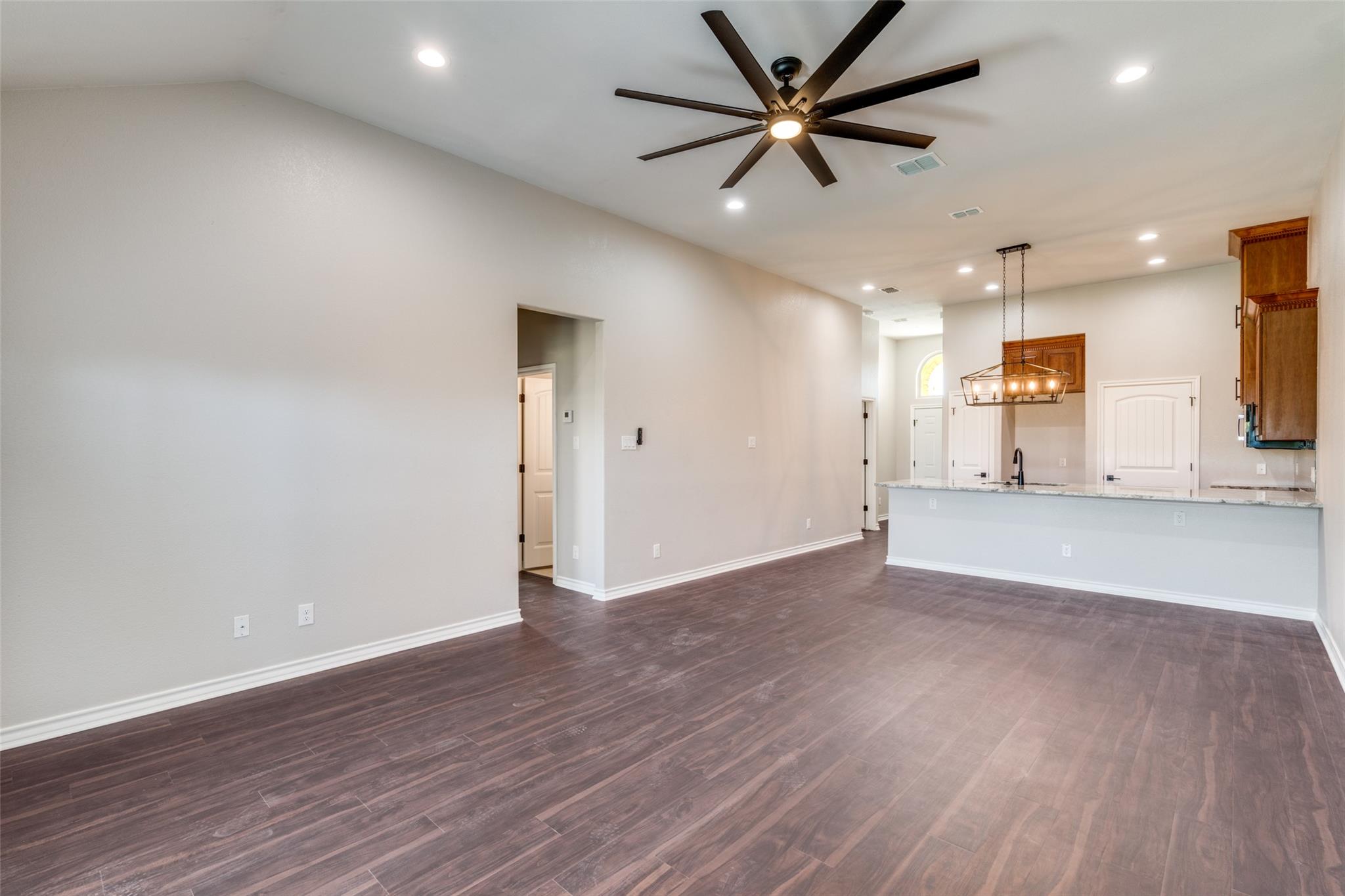 301 Navarro Way # 29B, Seguin, TX 78155