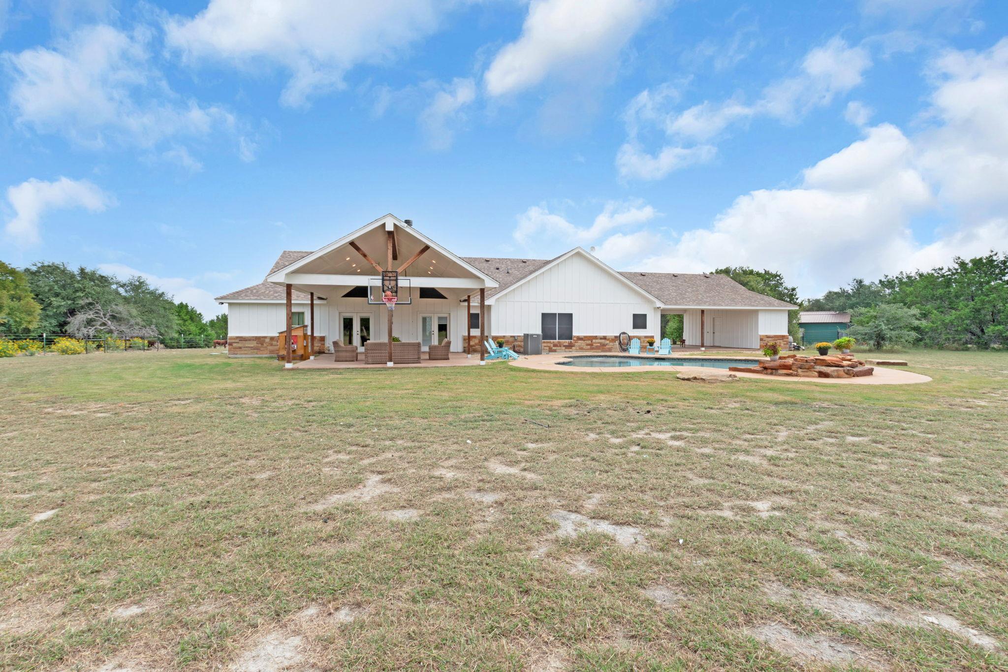 6757 County Road 3010, Lampasas, TX 76550