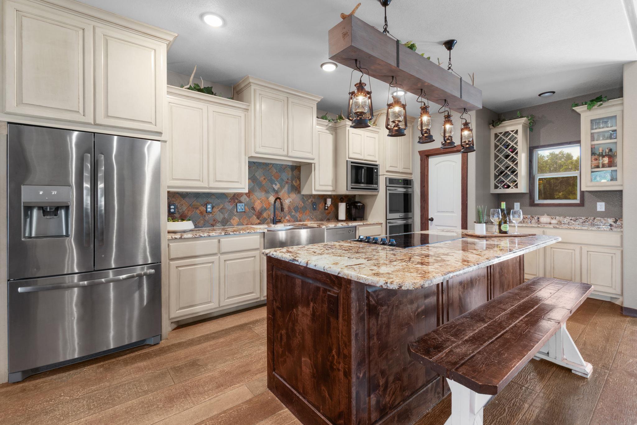 6757 County Road 3010, Lampasas, TX 76550