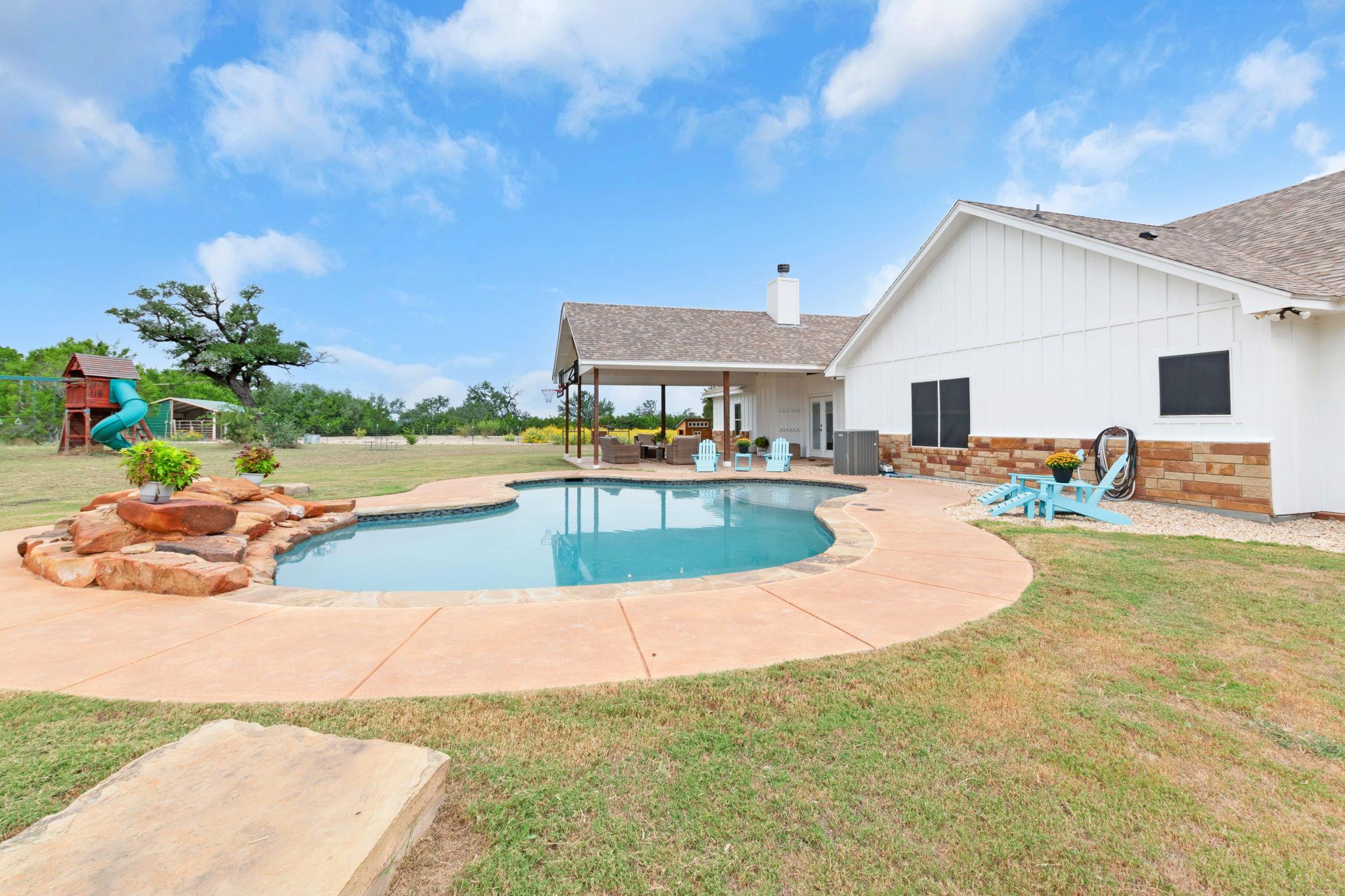 6757 County Road 3010, Lampasas, TX 76550