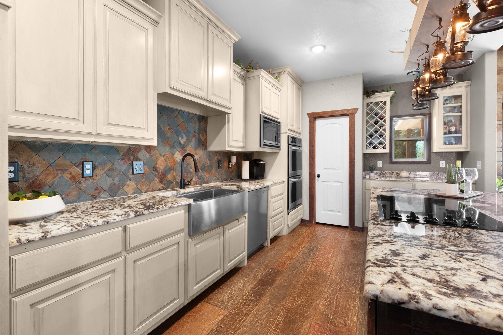 6757 County Road 3010, Lampasas, TX 76550