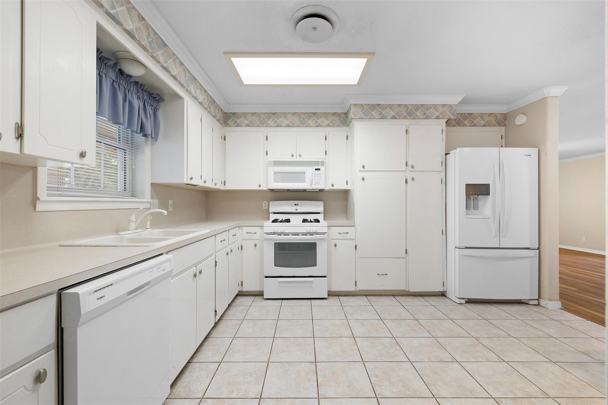 113 North Ave, Lexington, TX 78947