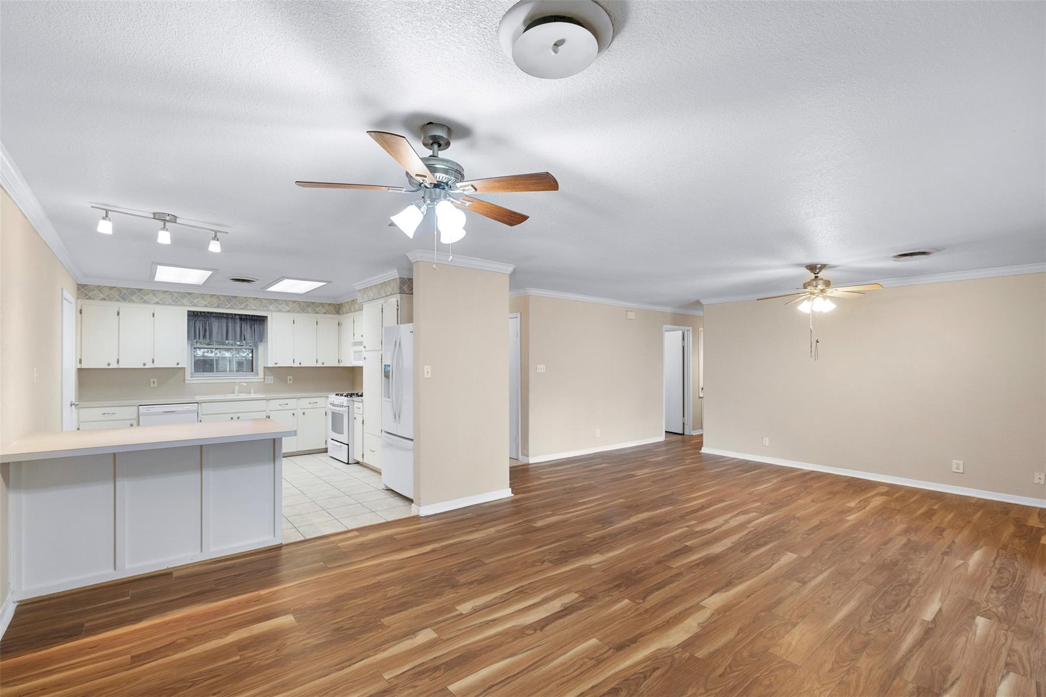 113 North Ave, Lexington, TX 78947