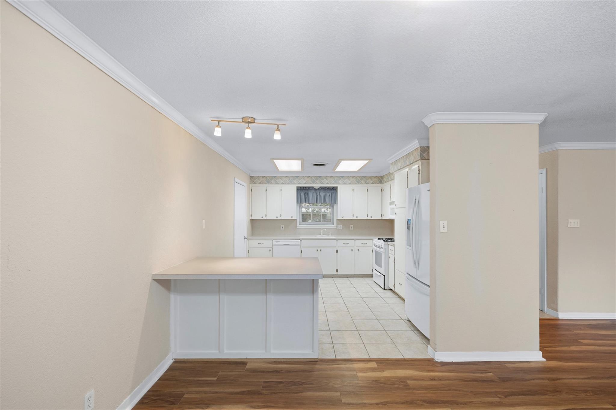 113 North Ave, Lexington, TX 78947