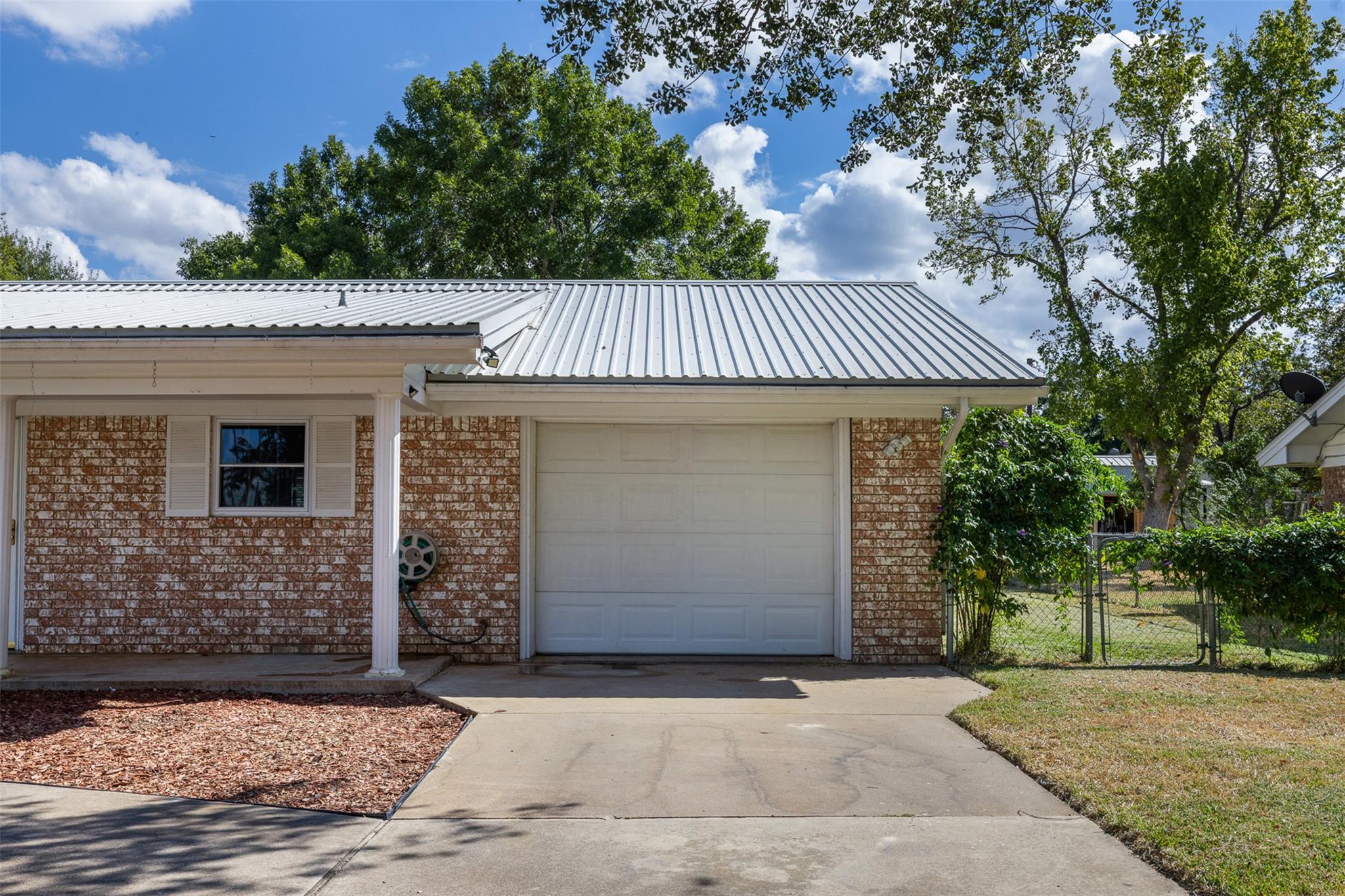 113 North Ave, Lexington, TX 78947