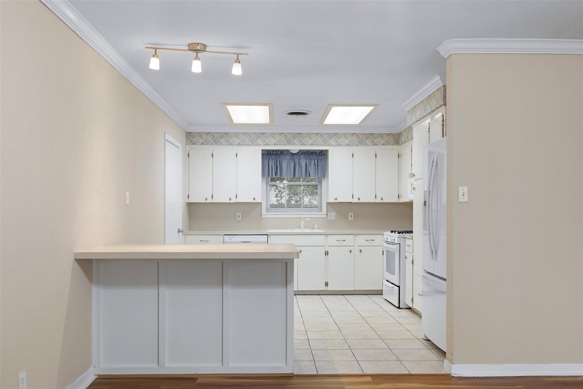 113 North Ave, Lexington, TX 78947