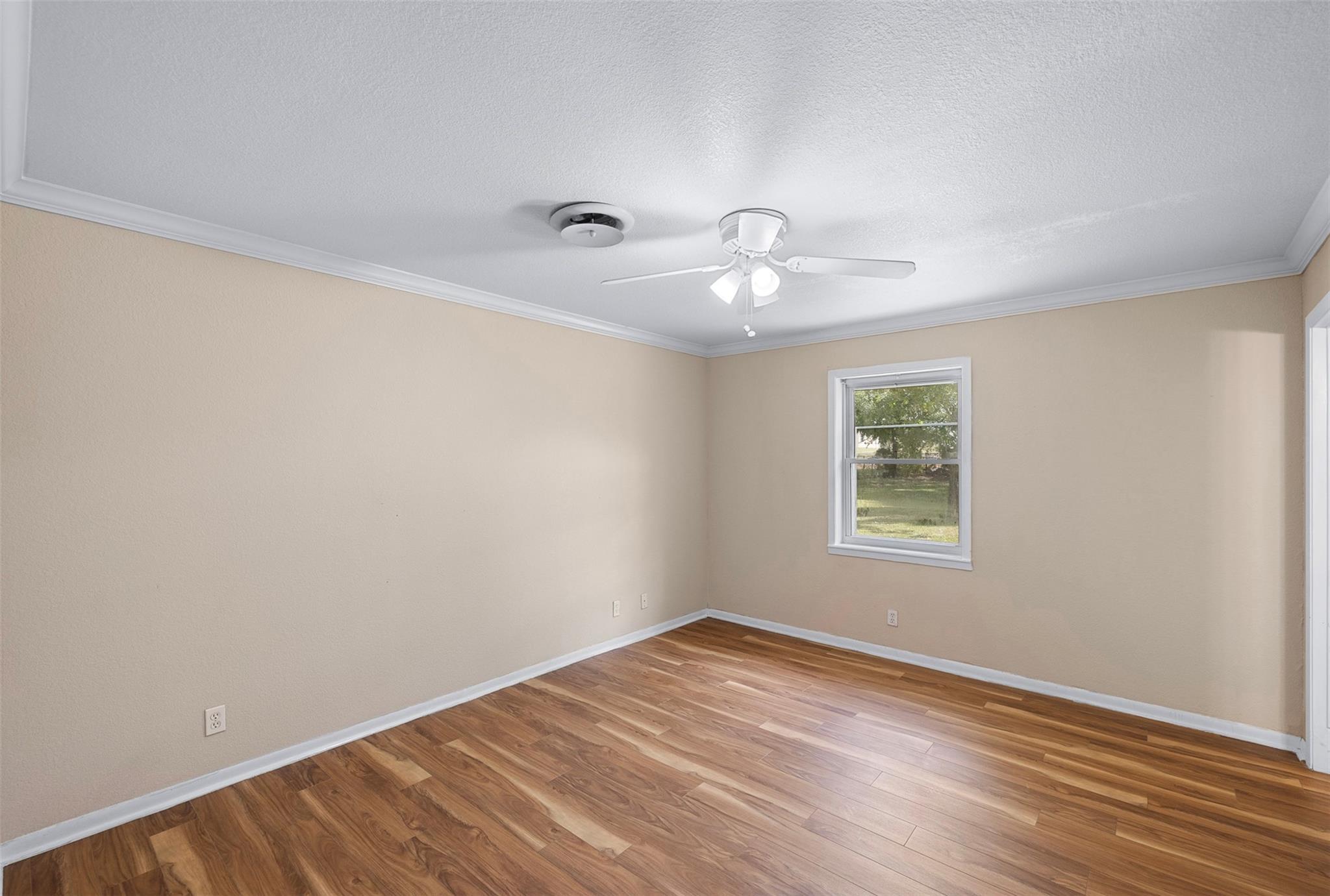 113 North Ave, Lexington, TX 78947