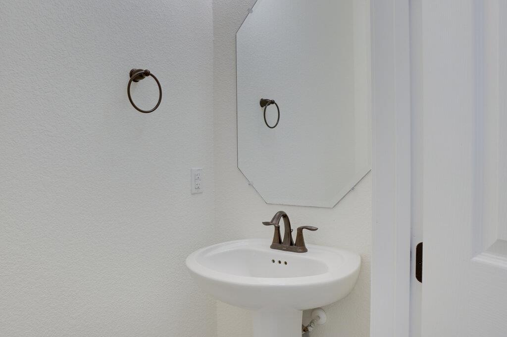 717 Kingston Pl, Cedar Park, TX 78613