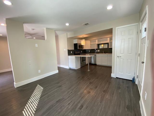 935 La Posada Dr # 218, Austin, TX 78752