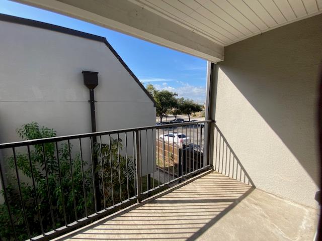 935 La Posada Dr # 218, Austin, TX 78752