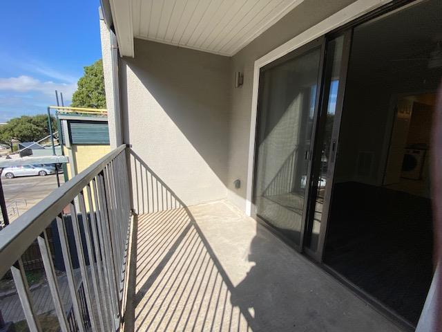 935 La Posada Dr # 218, Austin, TX 78752