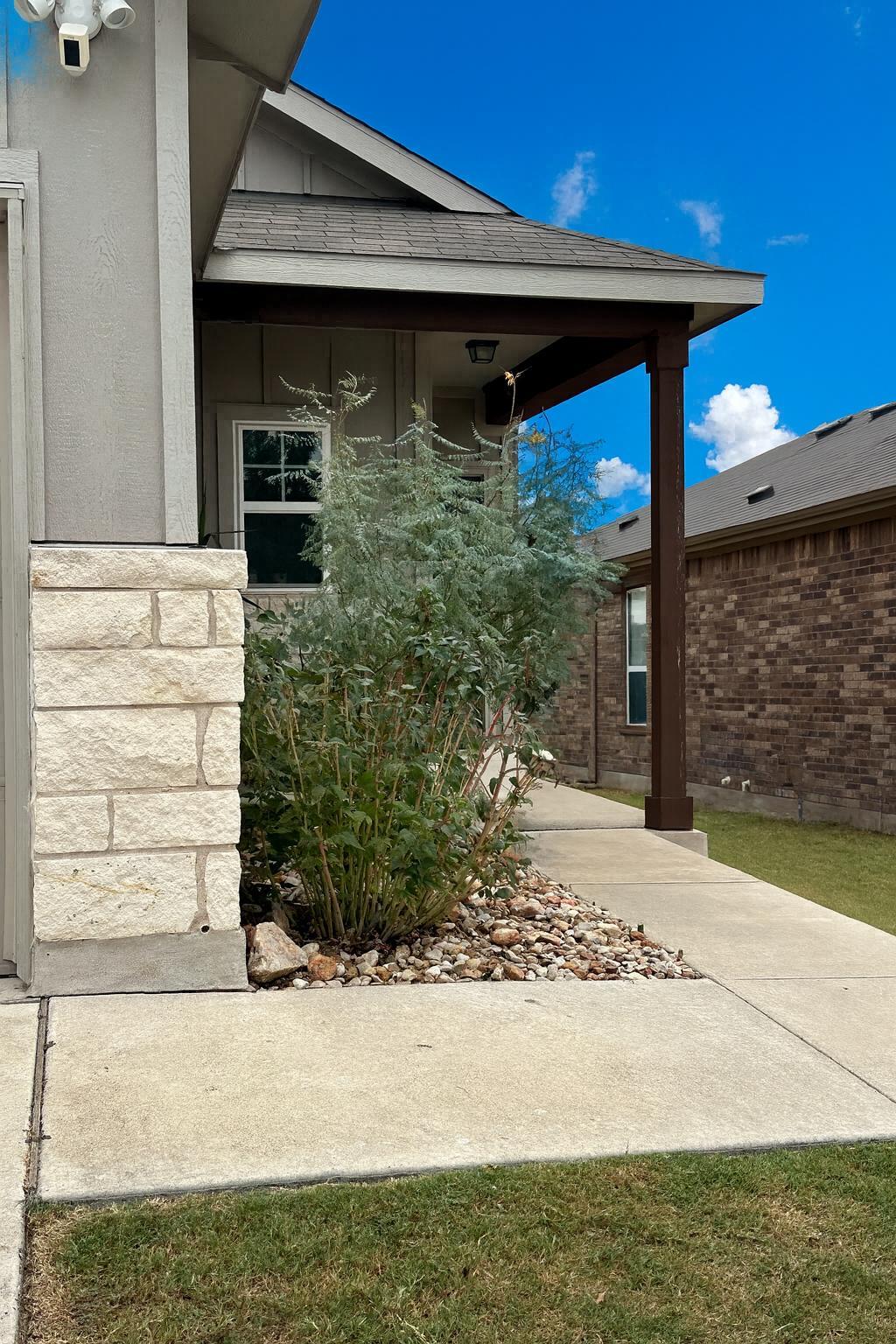 302 Eves Necklace Dr, Buda, TX 78610