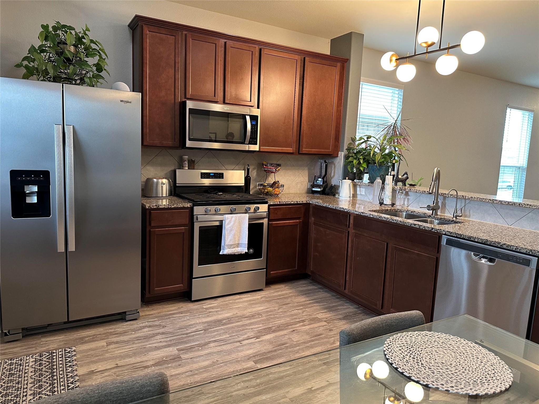 302 Eves Necklace Dr, Buda, TX 78610