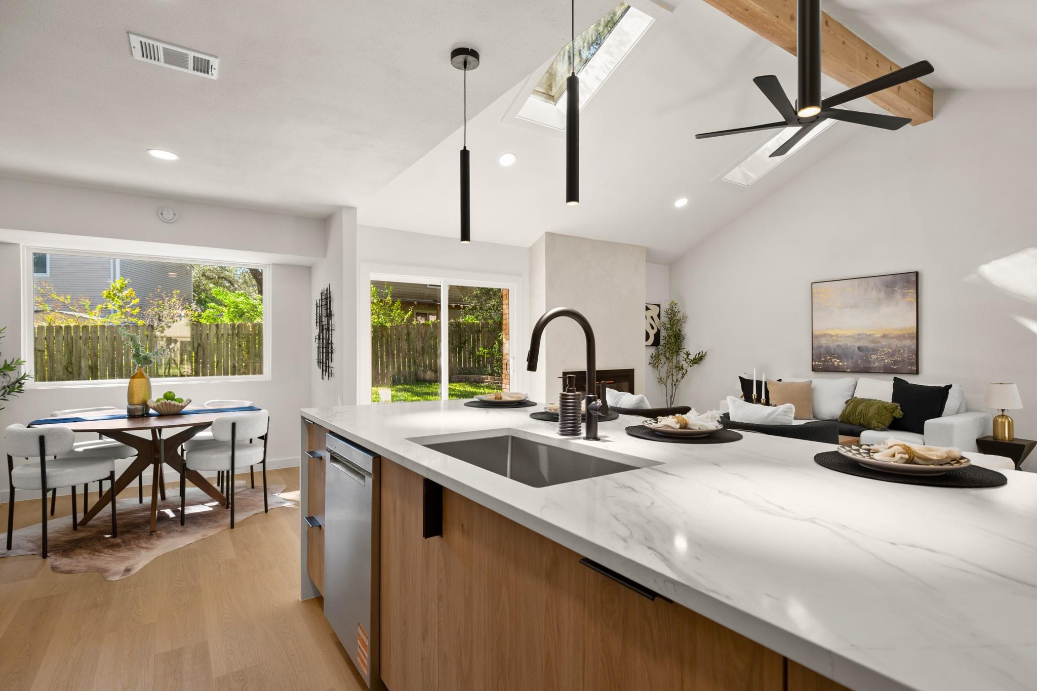 11713 Knollpark Dr, Austin, TX 78758