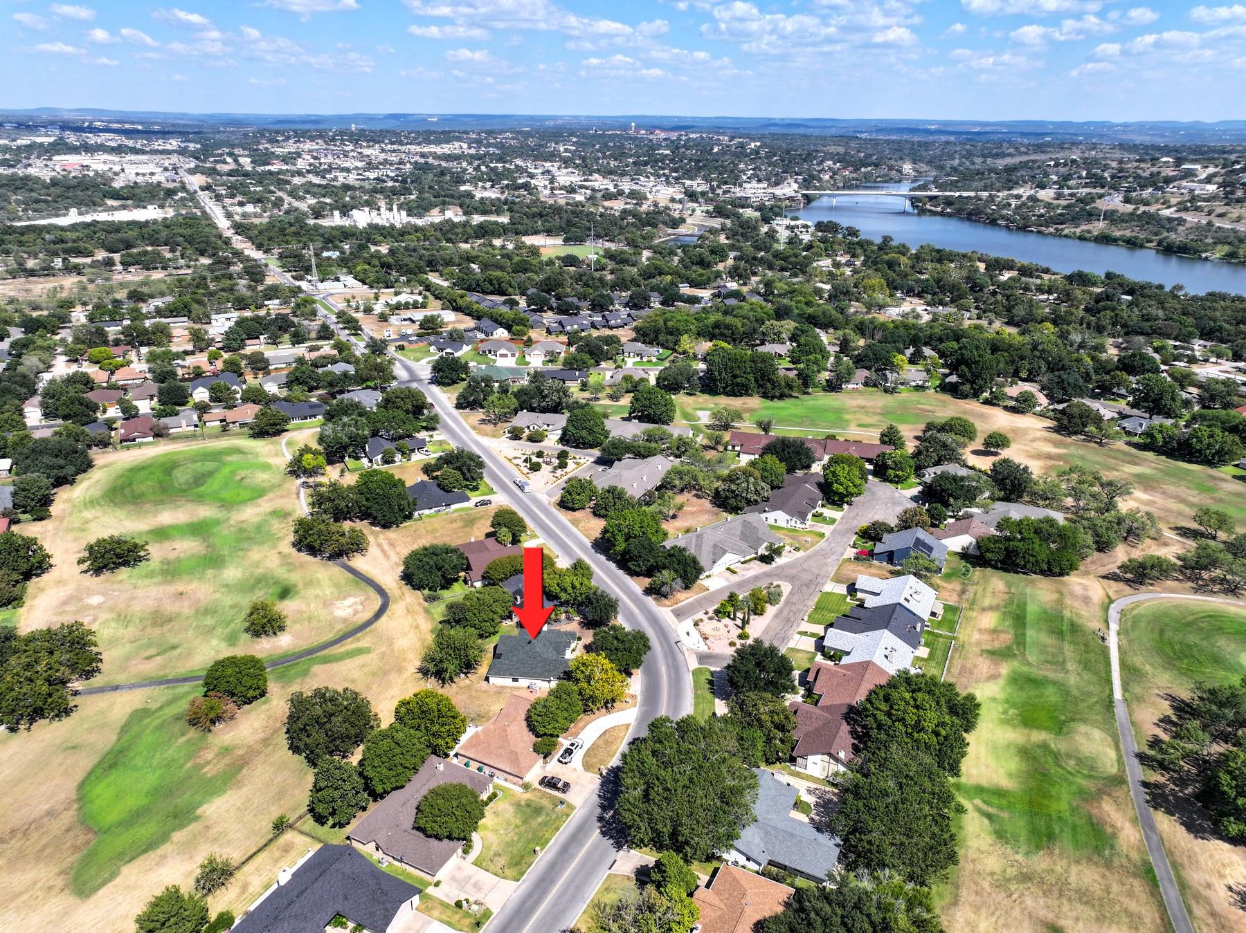 120 Meadowlakes Dr, Meadowlakes, TX 78654