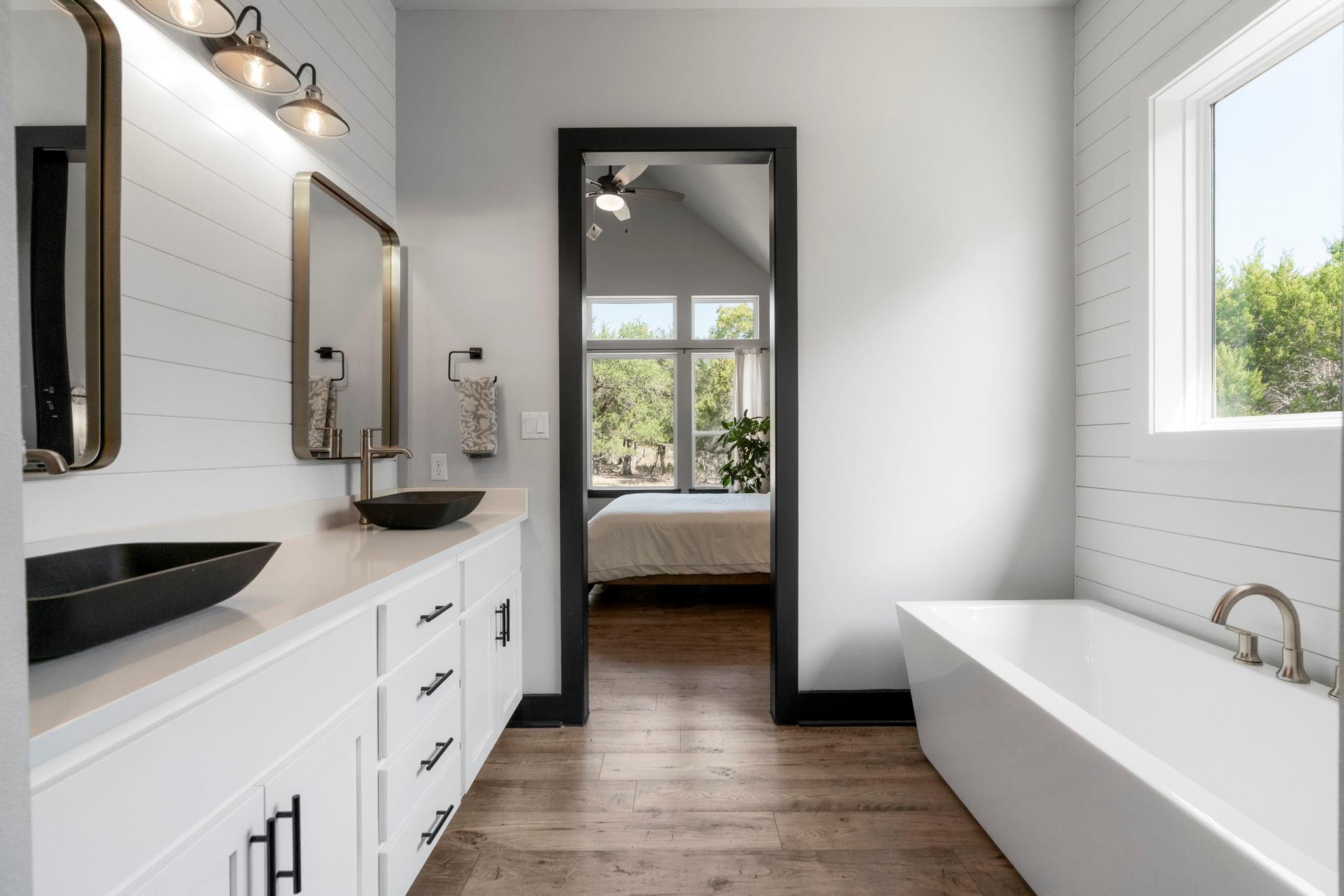 125 Brown Saddle Cv, Driftwood, TX 78619