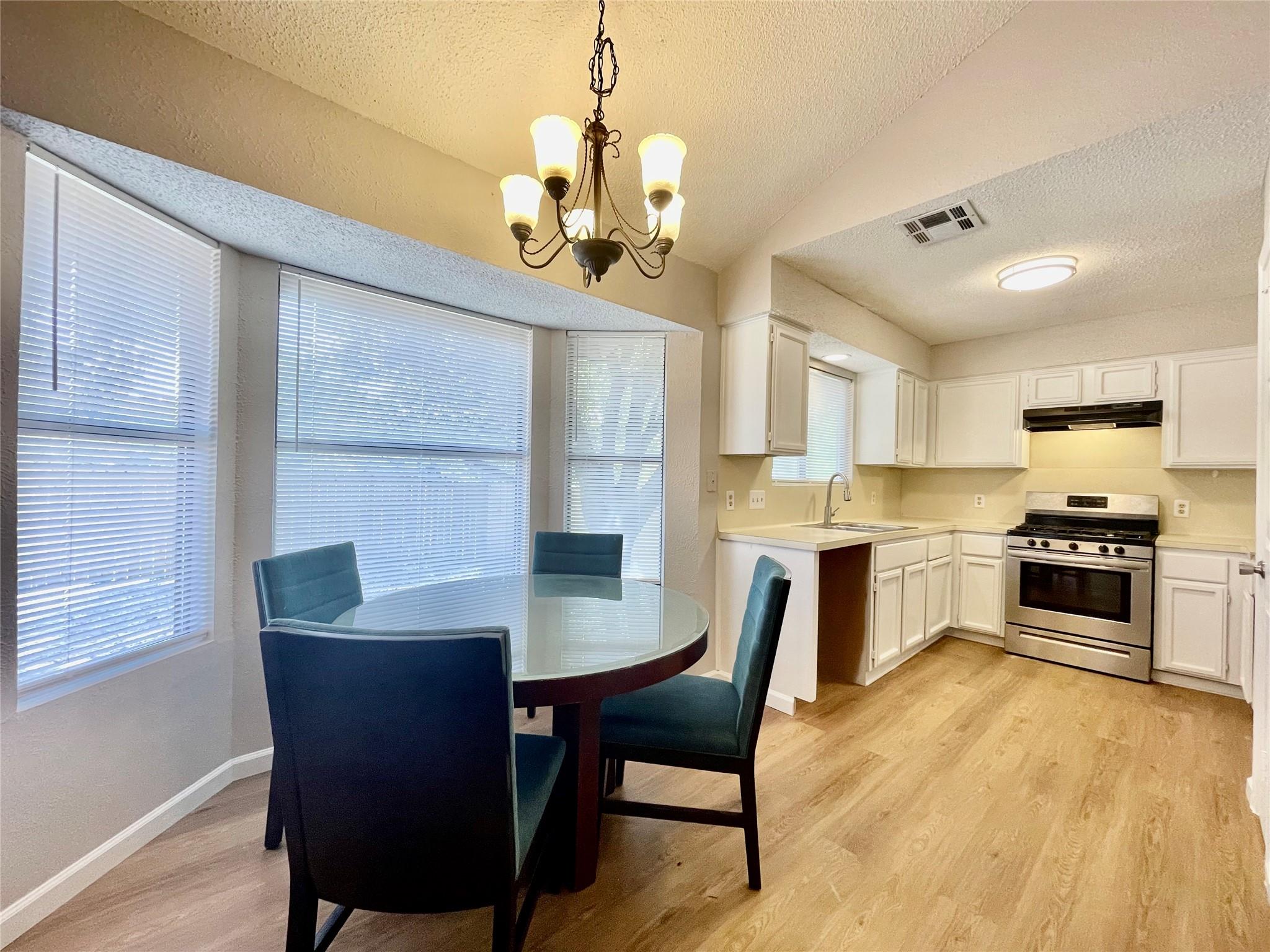 2003 Lisa Ln, San Marcos, TX 78666